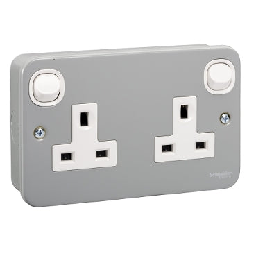 Schneider ESM25 – 13A 2G Switched Socket Metal